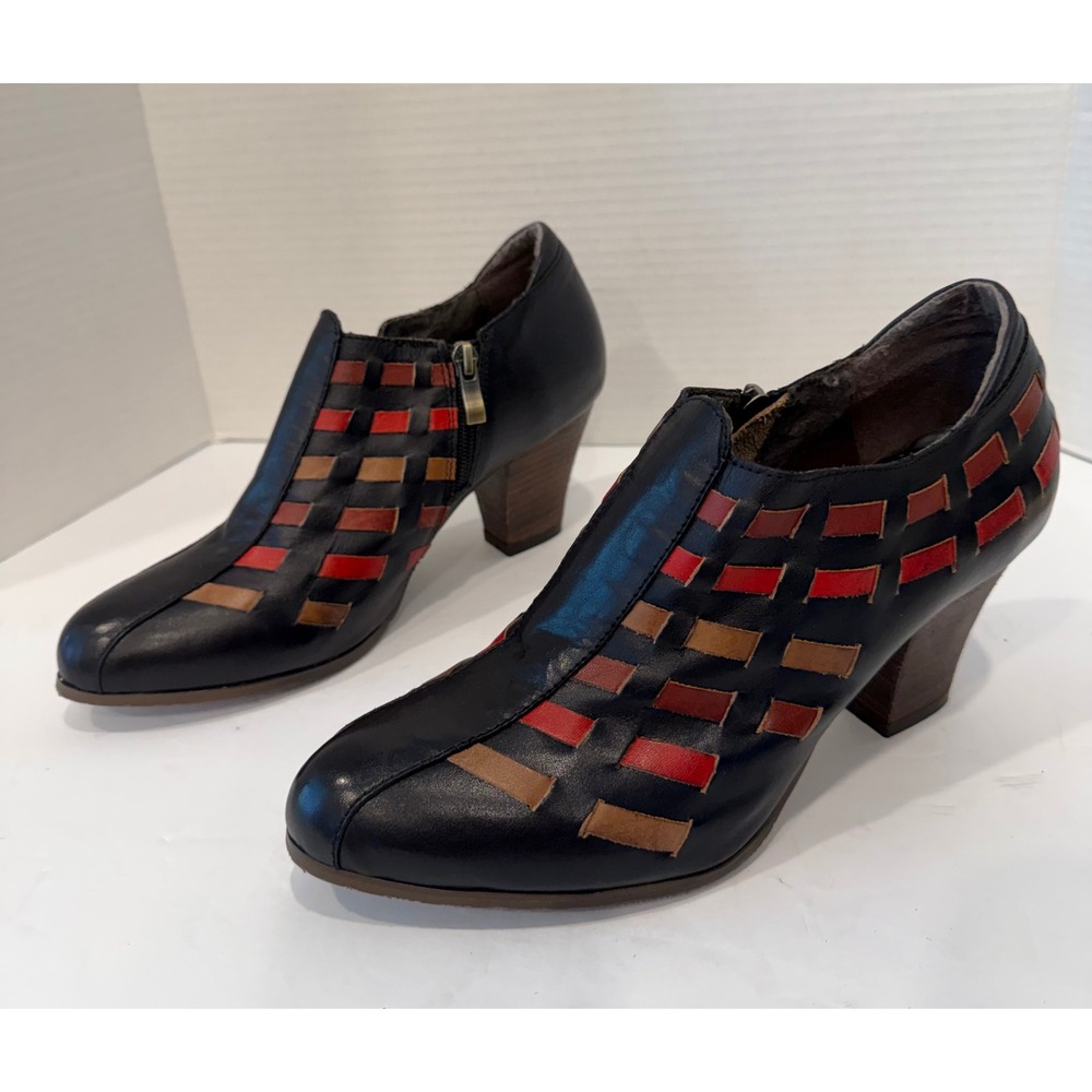 L'Artiste Spring Step Black Red Leather Hand Painted Block Heel Zip Booties 9